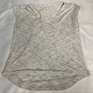 Lululemon in heathered white and grey top women v neck